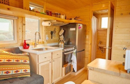 Arroyo Hondo Maison | Rio Tiny Home w Mountain View, Hot Tub, 2 miles to Black Rock Hot Springs