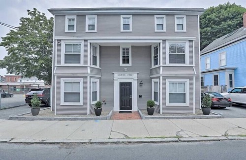 Newburyport Appartement | Rise Suite at The Hygge House