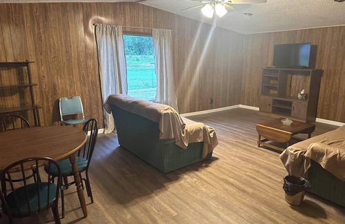 Cornettsville Maison | Ritter Lumber Yard. 4BR mobile home in Cornettsville, KY