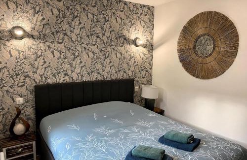 Pont-de-Metz Appartement | *Rivage* Spacieux T2 RDC sur cour:Jardin-Fibre-Netflix-Terrasse