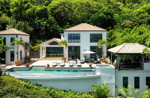 Maho Bay Quarter Maison | Rivendell, Located in St. John’s prestigious Peter Bay Estates.