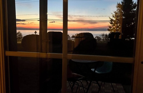 Saint-Simeon Appartement | River 180 view, mountain trails (snowmobiling, cross-country skiing, hiking)
