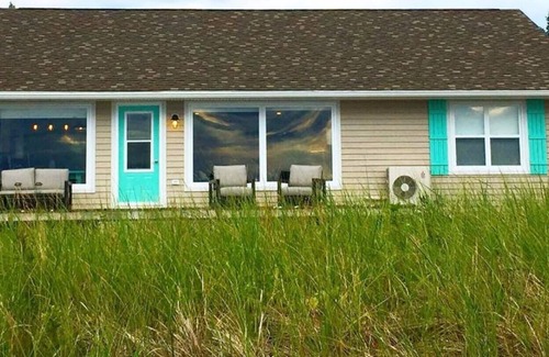 Jardineville Cottage | River Beach Cottage