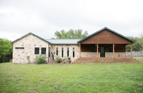 Rio Frio Maison | River Bluff Cabins