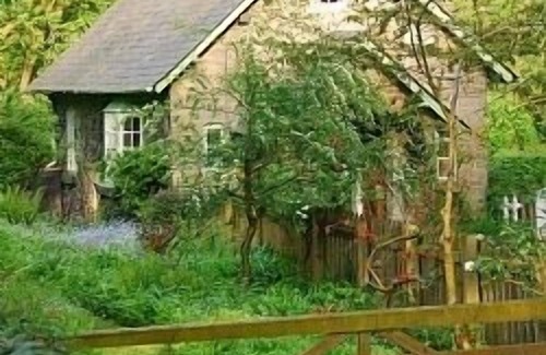 Kington Cottage | Cottage River 6 couchages (option à 7), Vues à River & Woods, lit de chemin de fer 1880