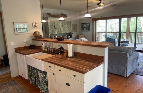 High Springs Maison | River cottage on the wild and scenic Santa Fe River in High Springs, Florida.
