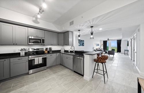 Merritt Island Copropriété | RIVER FLY IN: The Cocoa, River & Runway View