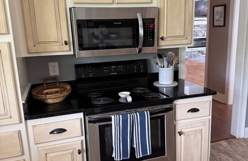 Clarks Hill Maison | River Front Home on Savannah River with pool- minutes from Augusta National