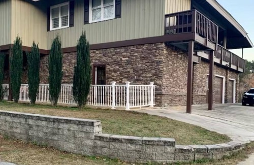 Clarks Hill Maison | River Front Home on Savannah River with pool- minutes from Augusta National