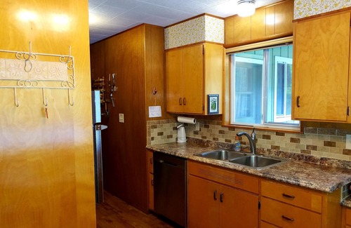 Blue River Maison | River Haven on the McKenzie
