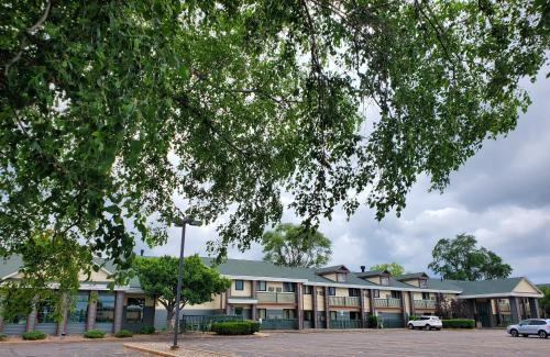 Hudson Hôtel | River Hill Inn & Suites