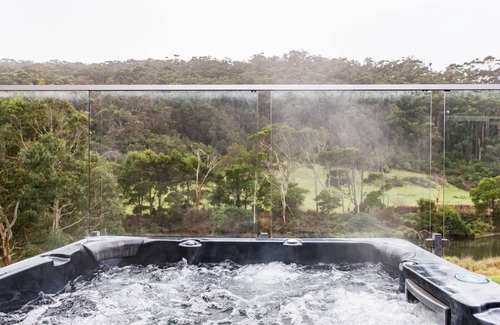 Kennett River Maison | River House - idyllic riverside and beach location
