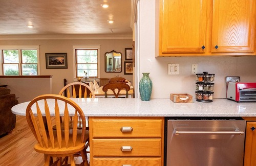 Rockton Maison | River House in historic Rockton, IL