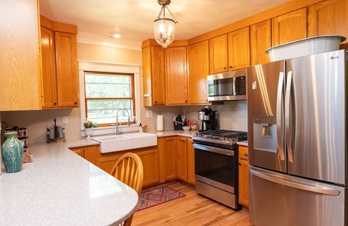 Rockton Maison | River House in historic Rockton, IL