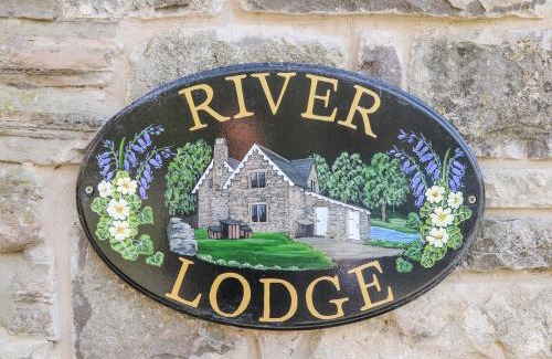 Newton Grange Maison | River Lodge