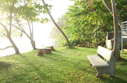 Kovalam Maison | River Loom