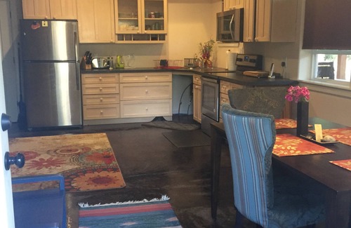 Jamestown Maison | Escapade Rivière / Montagne - Grande Suite Privée, Privée