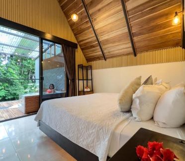 La Fortuna Maison | River Paradise Cabin with Private Jacuzzi