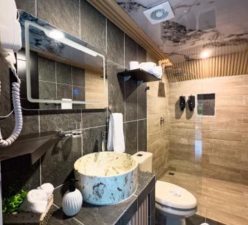 La Fortuna Maison | River Paradise Cabin with Private Jacuzzi