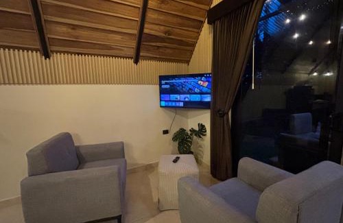 La Fortuna Maison | River Paradise Cabin with Private Jacuzzi