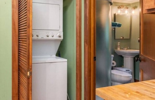 Pine City Cabine | Escapade pour les chiens - Spécial automne 69 $ par nuit