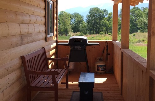 Silver Star Cabine | River Rest Luxury Cabin - The Big Hole. Beautiful River and Mountain Views!!