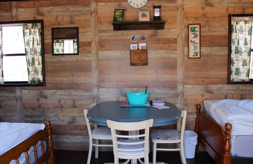 Eagle Rock Maison | River Rest Primitive Cabin