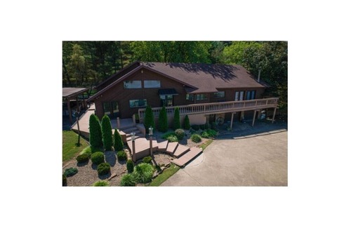 Saint Paul Cabine | RIVER Retreat for 10 w/POOL, HOT TUB, FIRE PIT & OPTIONAL GUESTHOUSE for 4
