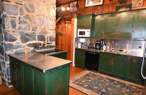 Eagle Rock Cabine | River's Bend Cabin Offers Solitude and Play on the Upper James River