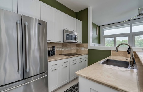 Watertown Maison | River's Getaway- an urban oasis!
