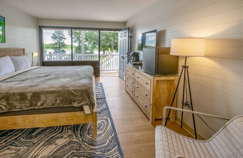 Stonehouse Hôtel | River's Rest Marina & Resort