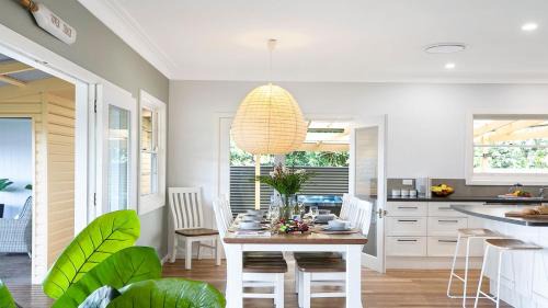 Shoalhaven Heads Maison | River Shack