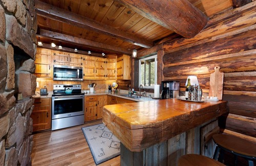 Durango - Purgatory Cabine | River Stone | Charming Log Cabin Near Florida River, 20 Min to Town, Dogs OK