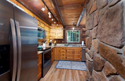 Durango - Purgatory Cabine | River Stone | Charming Log Cabin Near Florida River, 20 Min to Town, Dogs OK