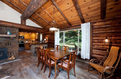 Durango - Purgatory Cabine | River Stone | Charming Log Cabin Near Florida River, 20 Min to Town, Dogs OK