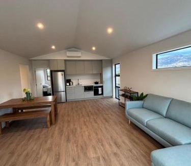 Lowburn Maison | River Terrace Retreat Cromwell