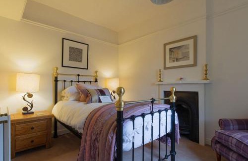 Eshton Maison | River View Cottage