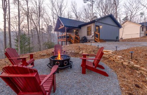 Ellijay Maison | River View Getaway by 2DC