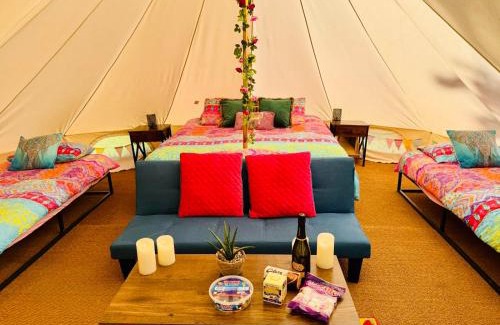 Llandovery Autre | River View Glamping