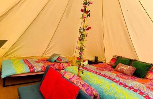 Llandovery Autre | River View Glamping