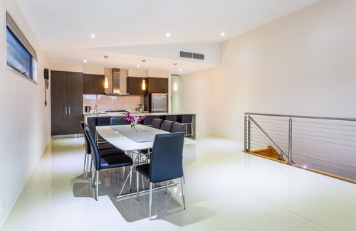 Barwon Heads Maison | River View Luxury BarwonHeads April school holiday special Contact for details