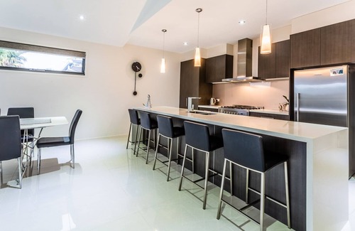 Barwon Heads Maison | River View Luxury BarwonHeads April school holiday special Contact for details