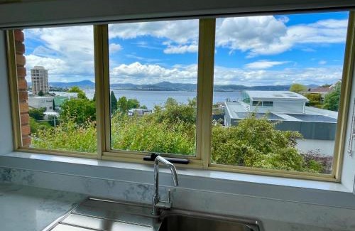 Sandy Bay Maison | River Views