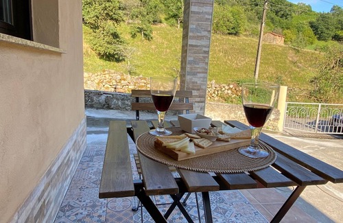 Luena Maison | River whispers. Ocejo, a small house in the middle of the Valles Pasiegos region.