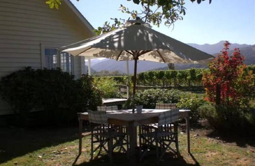 Blenheim Cottage | Riverbank Cottage