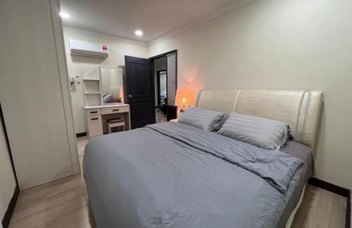 Kampung Surabaya Appartement | Riverbank Suite @ Waterfront KCH