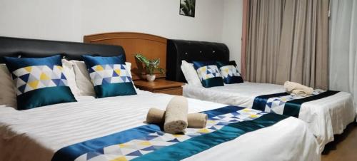 Kampung Surabaya Appartement | Riverbank Suites - River View Level 11, Sleeps 7