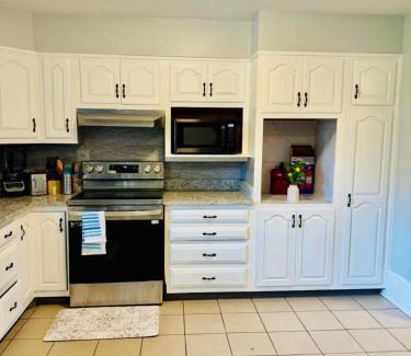 East Riverdale Maison | Riverdale Retreat Spacious 4BR DC Access