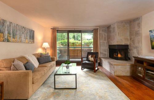Aspen Maison | Riverfront 2 BR - Steps to Town - Pool & Hot Tub