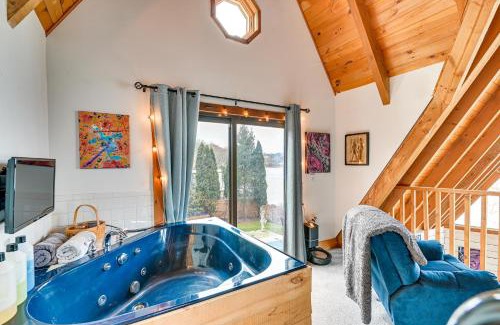 Newtonville Maison | Riverfront A-Frame Cabin in Troy with Pool and Dock!